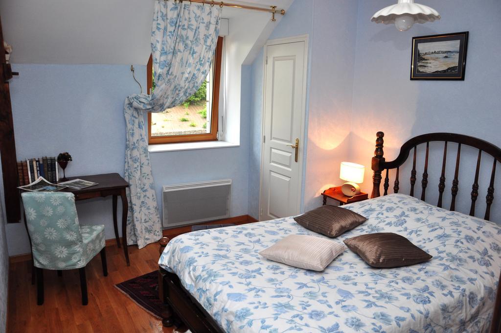 La Grande Malardiere Bed & Breakfast Saint-Georges-Buttavent Room photo