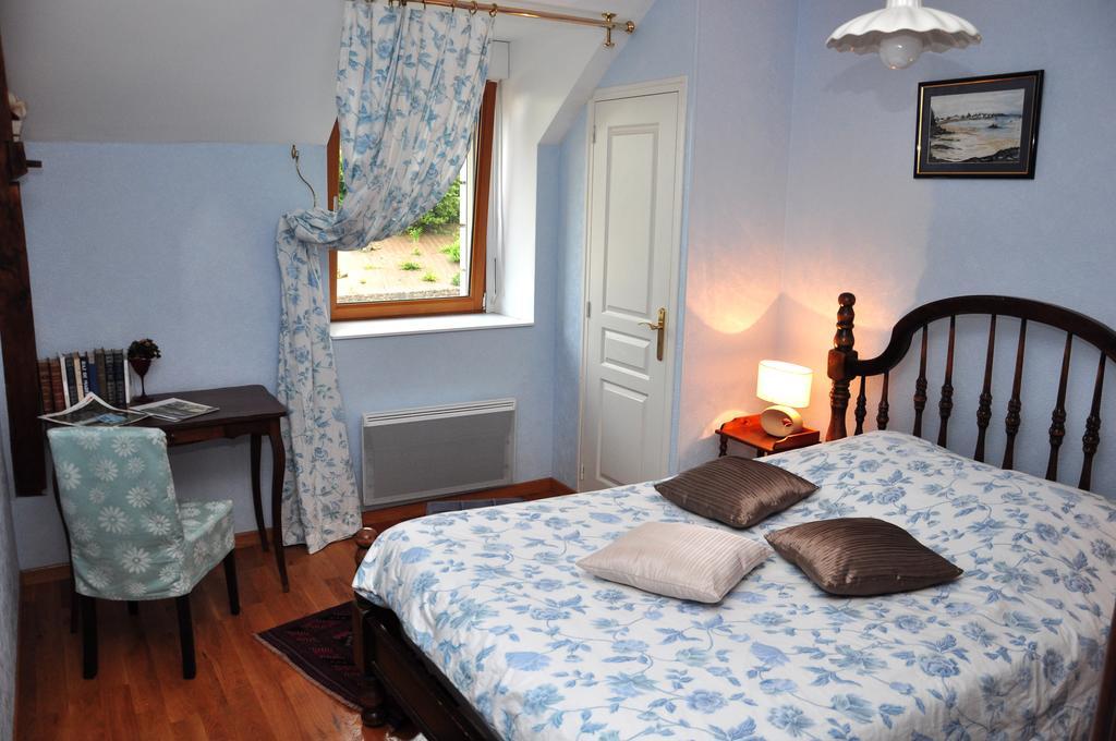 La Grande Malardiere Saint-Georges-Buttavent Room photo