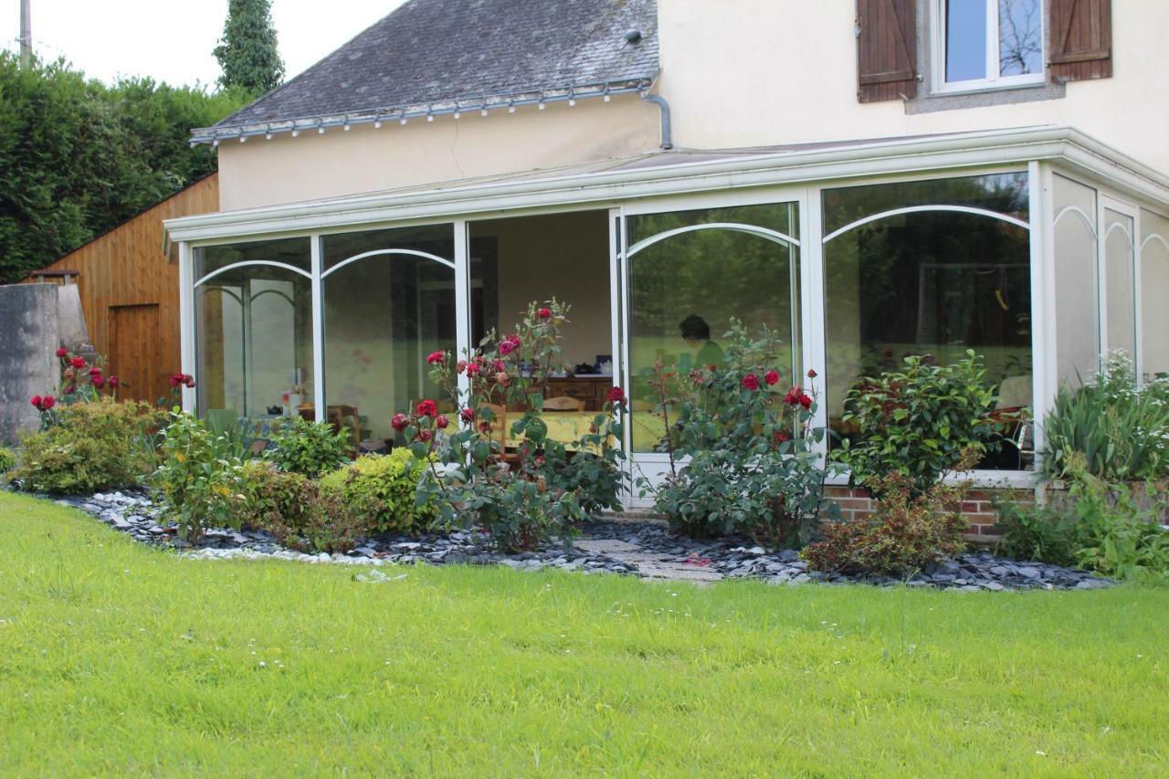 La Grande Malardiere Bed & Breakfast Saint-Georges-Buttavent Exterior photo